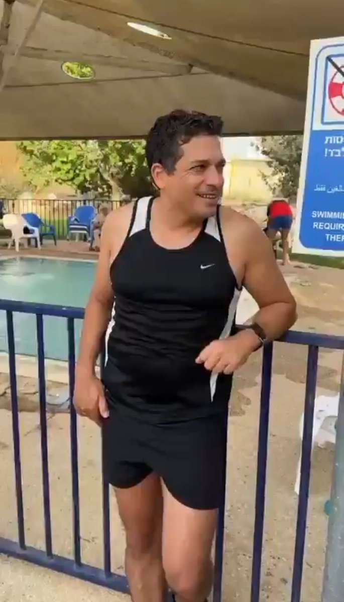 שיקלי כי גמד עם שדיים ובלי צוואר היה ארוך מדי