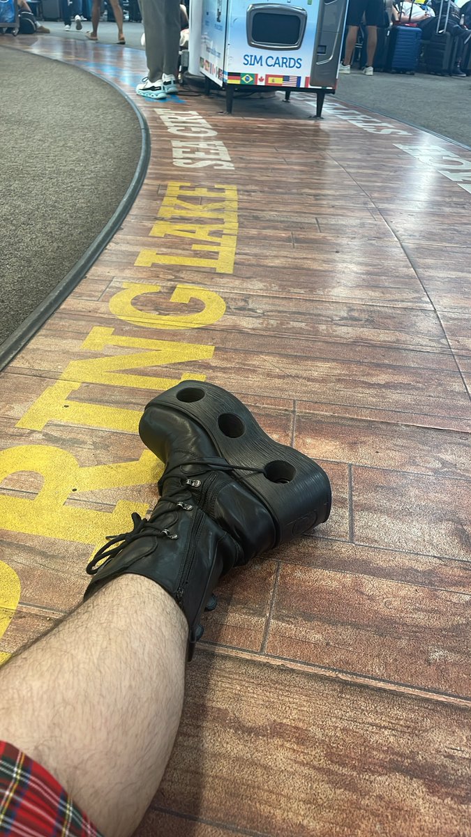 🥩 LUCI (CRXXP-P) 🥩 (@itscreepp) on Twitter photo see you soon seattle 🩷 see you soon seattle 🩷