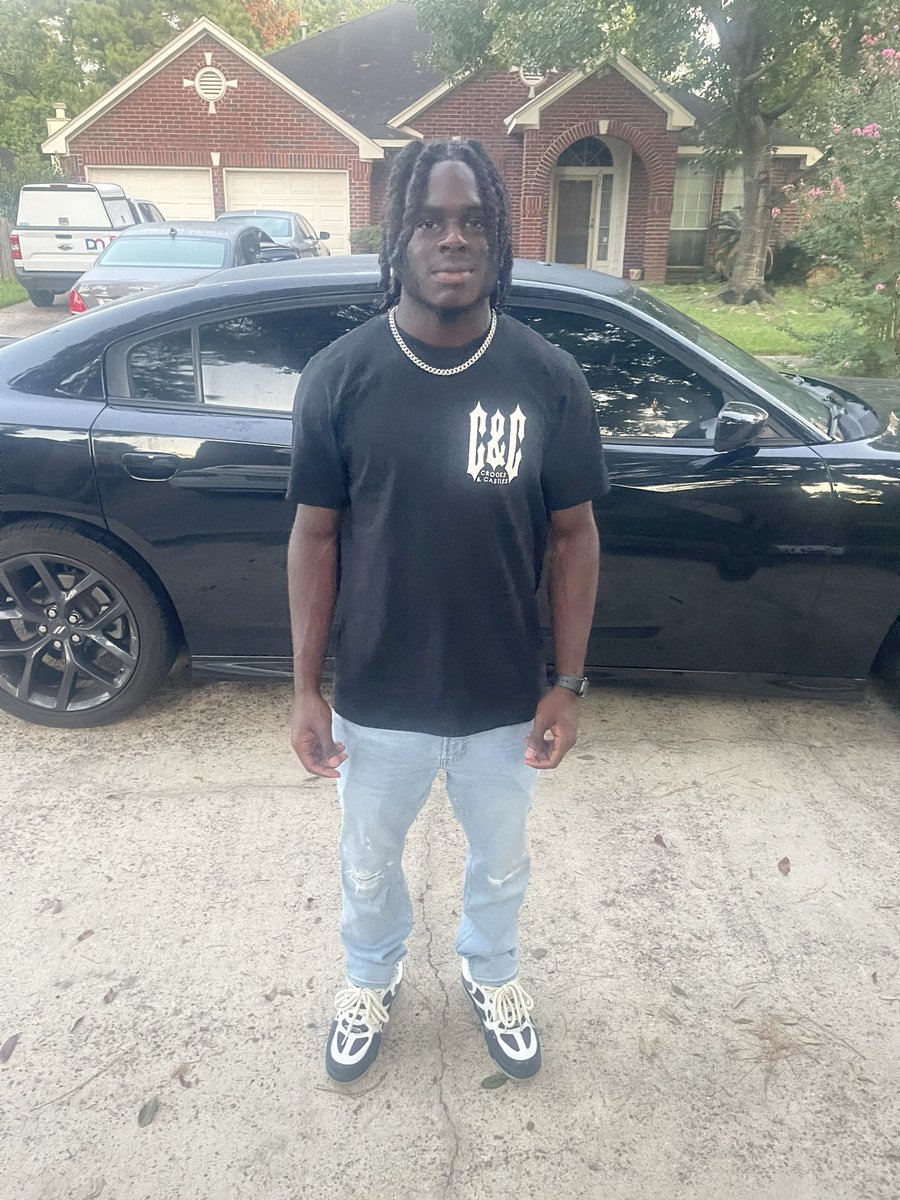 Lord please protect my son from any hurt, harm or danger on and off the field. I pray for an injury free football season. God have a plan and a purpose on your life. I love you son. No weapon formed against you shall prosper. 🫶🏽🫶🏽 <a href="/TheDorianBarnes/">Dorian Barnes</a>