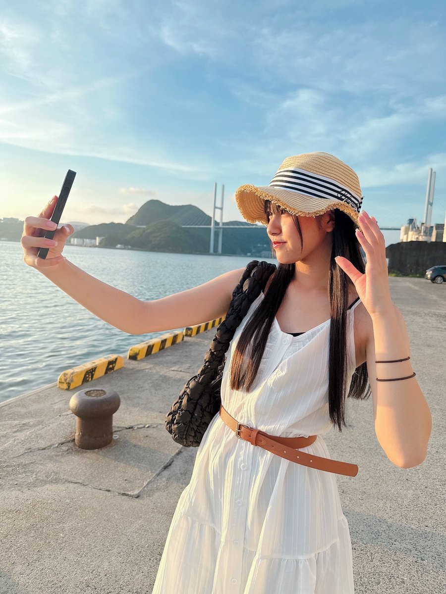 お盆〜♪

今日は、ご先祖さまに会いにお墓参りに行ってきたよᙚᵐⁱᒻᵉ¨̮♡

めっちゃ天気よくって暑かったけど、楽しかったし気持ちよかったぁ🐋✧˚.🐟⋆

#LUNA