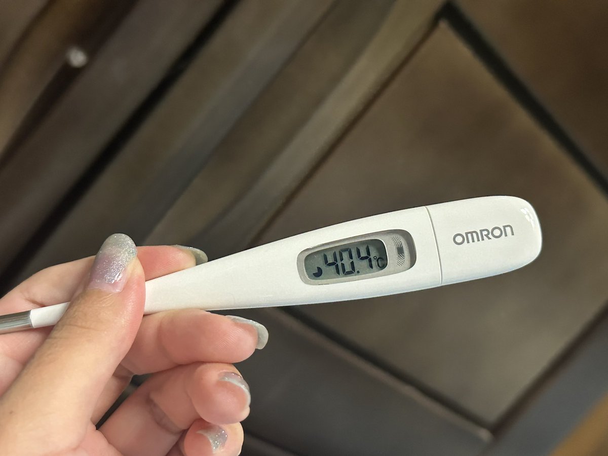 周年のお祝いありがとうございます！

めでたい日なのに40度とかいう高熱を出してしまってぐってり😭

リプ返ゆっくりします😭