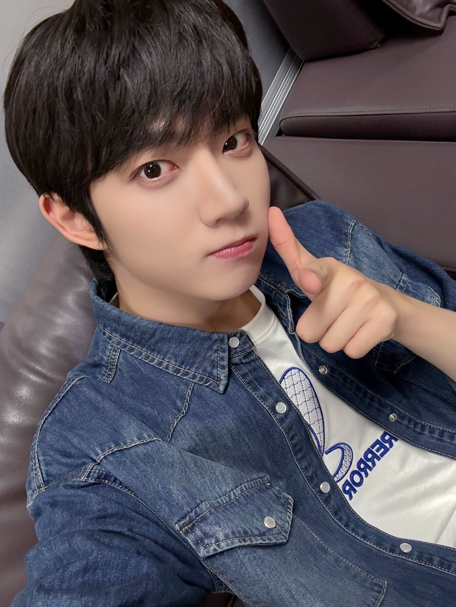 TPST__official's tweet photo. [📸TEMPIC]

25.08.14 #친한친구이현입니다

iE와 행복하게 하루를 시작한 안구즈
이젠 내꺼즈 라고 부를게 ⋆𐙚₊˚⊹💗

응원이 필요한 곳이라면 어디든지 
달려갈 준비 완료 ٩(•౪•٩)三

다음 주 친친데이까지 섭이팅🐰 혁이팅🐶

#TEMPEST #템페스트
#한빈 #형섭 #혁 #은찬 #LEW #태래
#친친서포터즈