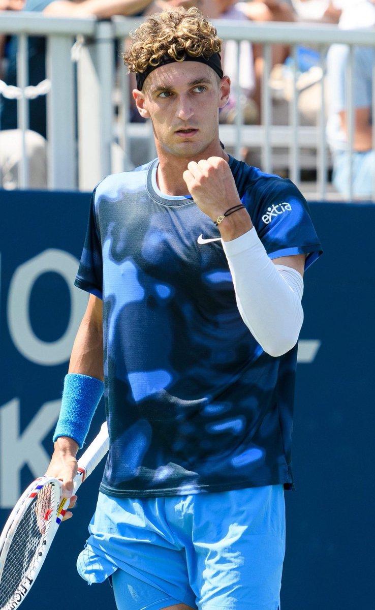 La France brille au tournoi de tennis de Cincinnati grâce à Terence Atmane. Retenez le nom de ce jeune gaucher de 23 ans. Classé 136e mondial, il a battu cette nuit le 4e mondial, l’Américain Fritz. Plus belle victoire de sa carrière, il va en quart. Respect bleu, blanc, rouge