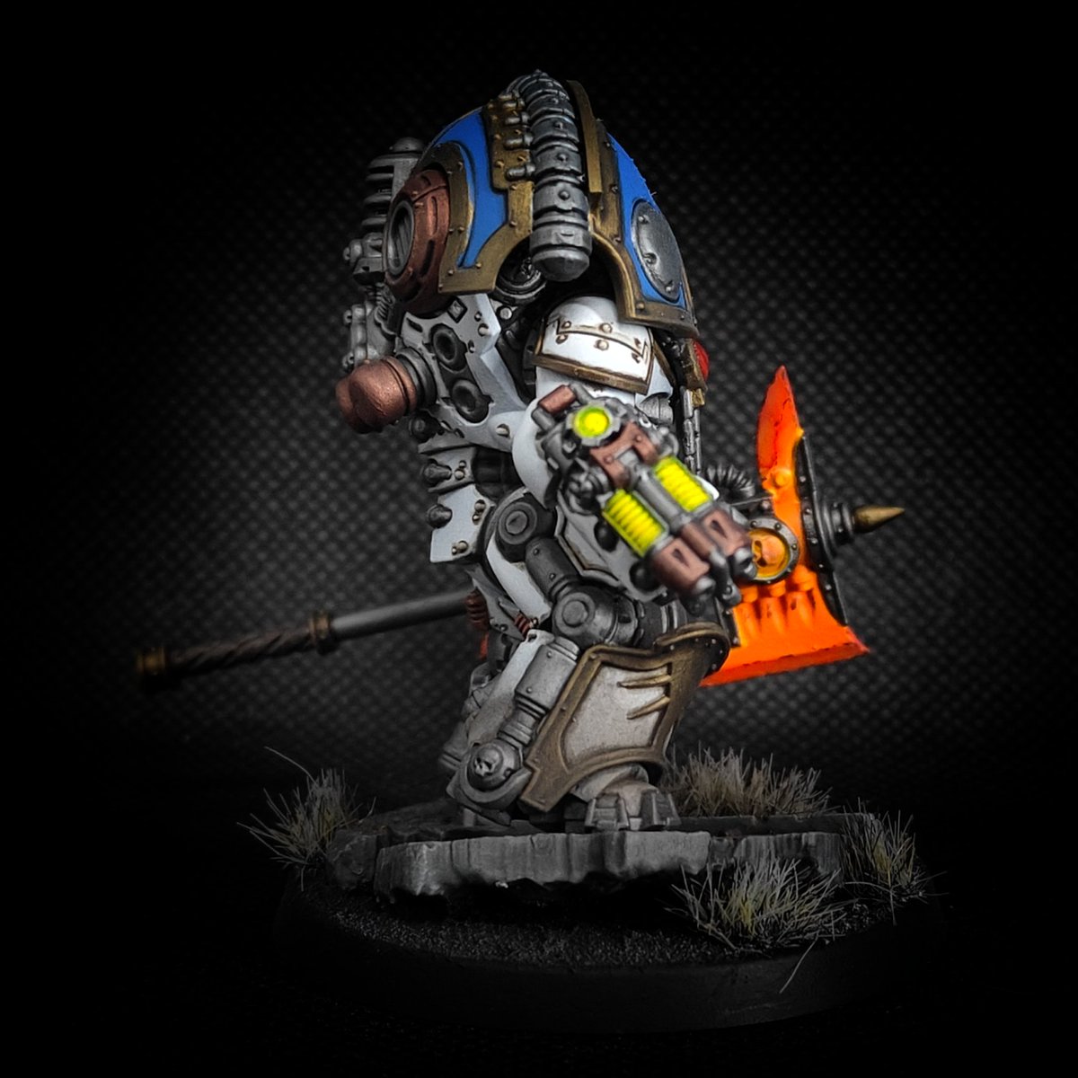 AlexArmoury's tweet image. My World Eaters Saturnine Praetor

#WarhammerCommunity #Warmongers #horusheresy 
(Repost because I accidentally deleted the original post)