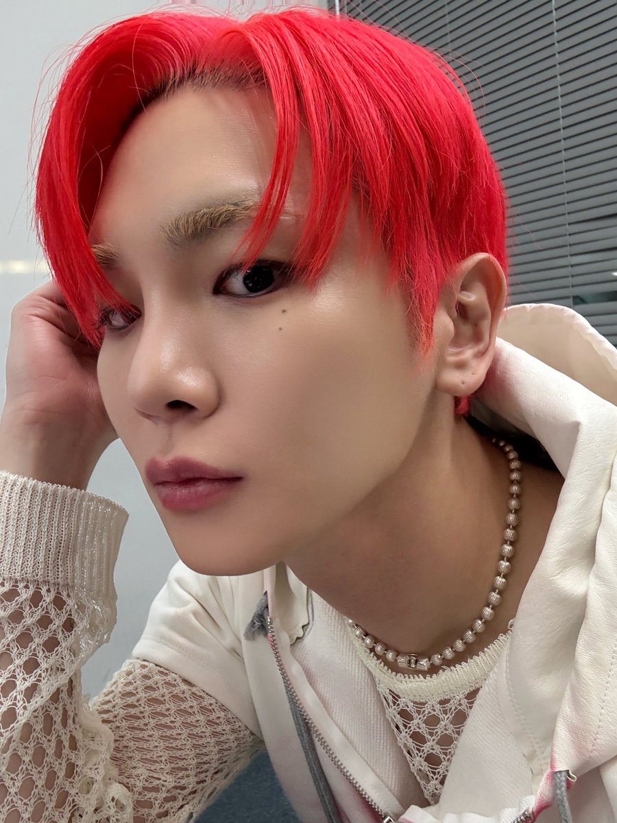 SHINee's tweet photo. ▶︎𝖪𝖤𝖸၊၊||၊|။||||။

#KEY #키 
#HUNTER #KEY_HUNTER  
#SHINee #샤이니 https://t.co/kyBTdc3tU1
