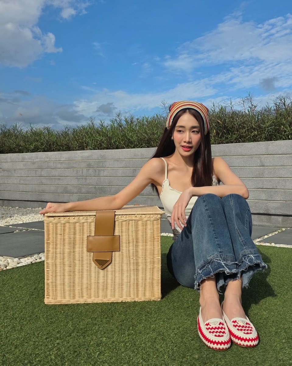 mind4eve_fans's tweet photo. { 14/08/25 } IG Post Update: _.tiya_

🌤🌤
#PradaSummerKit #Prada

#Mind4EVE #4EVE #มายด์4EVE https://t.co/71fvlAlv8C