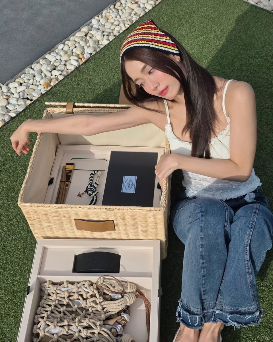 mind4eve_fans's tweet photo. { 14/08/25 } IG Post Update: _.tiya_

🌤🌤
#PradaSummerKit #Prada

#Mind4EVE #4EVE #มายด์4EVE https://t.co/3QZ68BHF0I