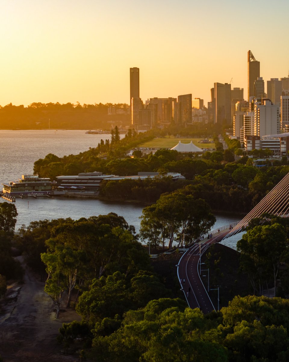 theaguiastudio's tweet photo. A stunning sunset over Perth CBD, seen from above East Perth. Golden sky and city lights meet in this calm and glowing aerial view
#PerthViews #skyperth #drone #dji #DronePhotography #WesternAustralia #AustraliaViews #cityoflight #cityofperth #perthisok #thisisperth #perthsunsets https://t.co/zUfiSXzBqI