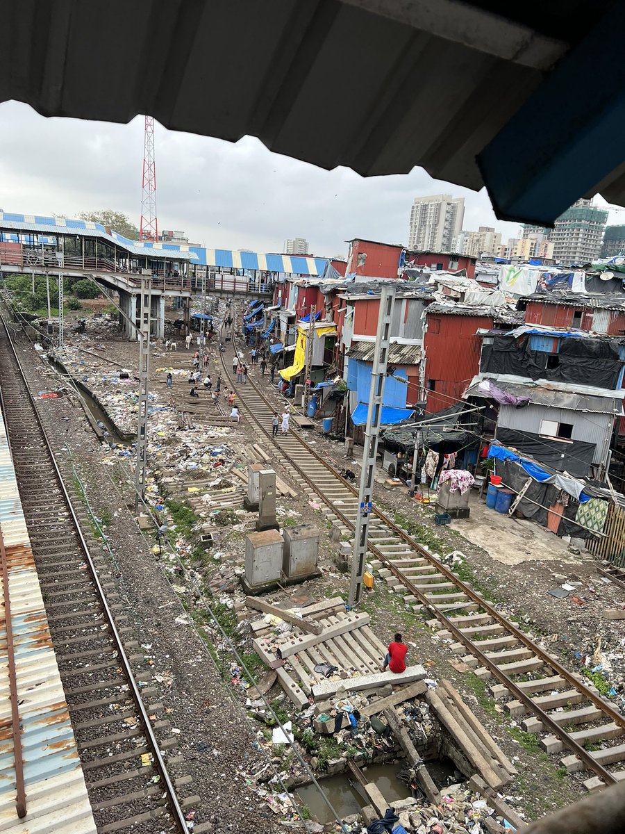 This is the view from the train station you get off to go to the Apple and Tesla stores in Mumbai.

#India #inequality