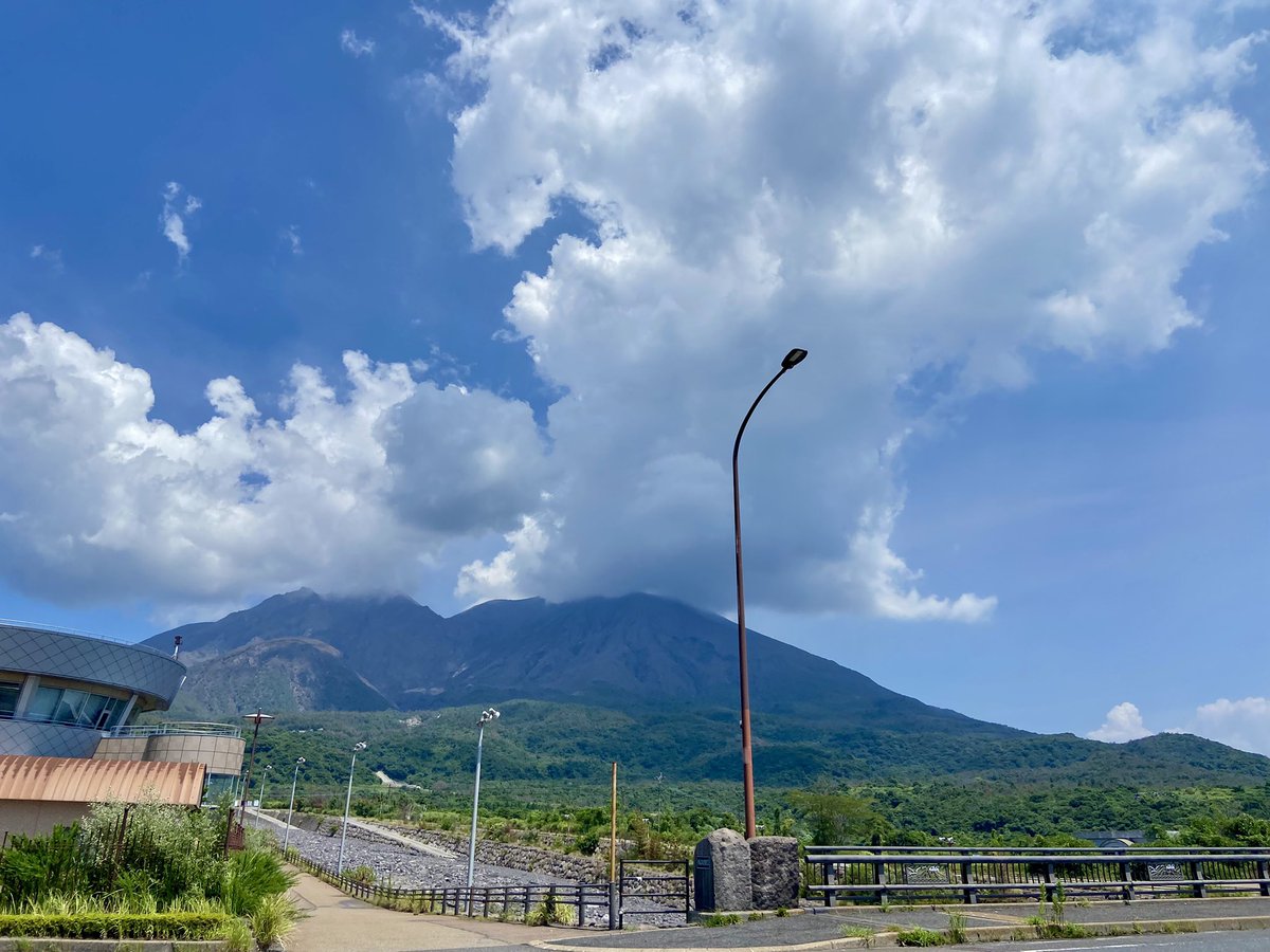 qgb61's tweet photo. いろんなところから桜島
#桜島 https://t.co/TVlcGYVBFP