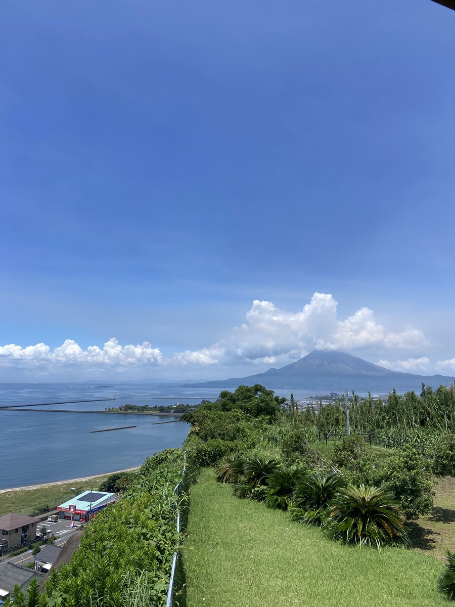 qgb61's tweet photo. いろんなところから桜島
#桜島 https://t.co/TVlcGYVBFP