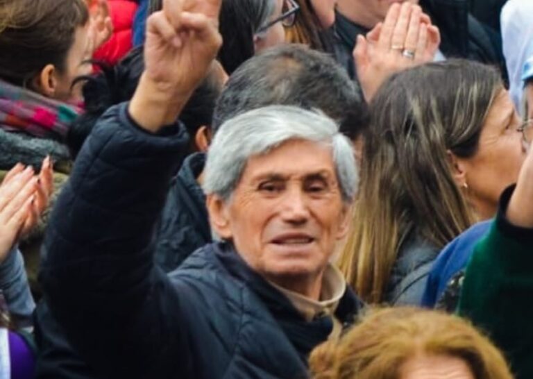 ⚫Con profundo pesar, despedimos a Carlos “Lito” González, compañero entrañable, militante incansable y ejemplo de compromiso con las luchas de la clase trabajadora, de la cual fue, es y será parte con orgullo y humildad.

🔗bit.ly/4oSGIMT