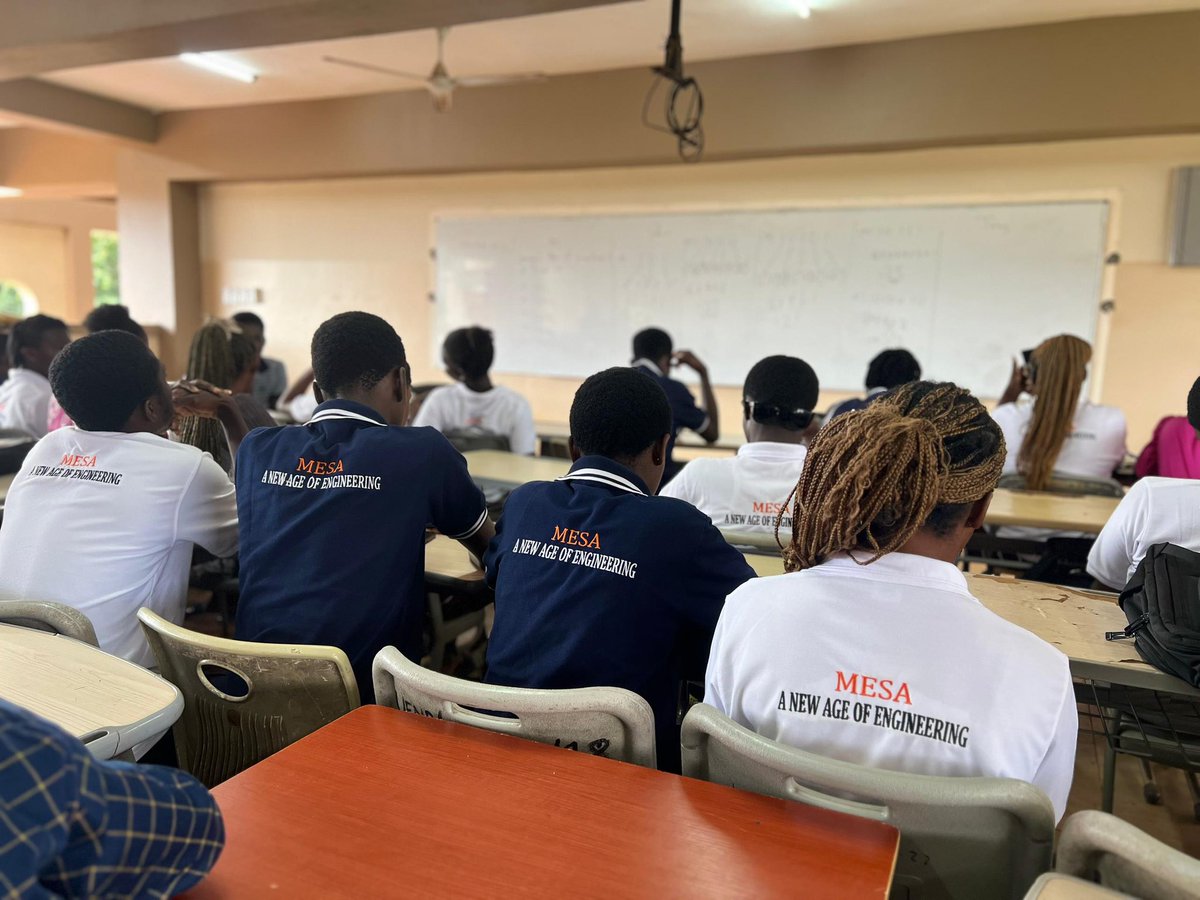 MesaUenr's tweet photo. Rocking our MESA T-shirts with pride - Proudly repping MESA 

One team 😊One shirt😊One family 

#MechanicalEngineering #MESAWeek #UENR
#EngineeringVibes https://t.co/s85yzI87my