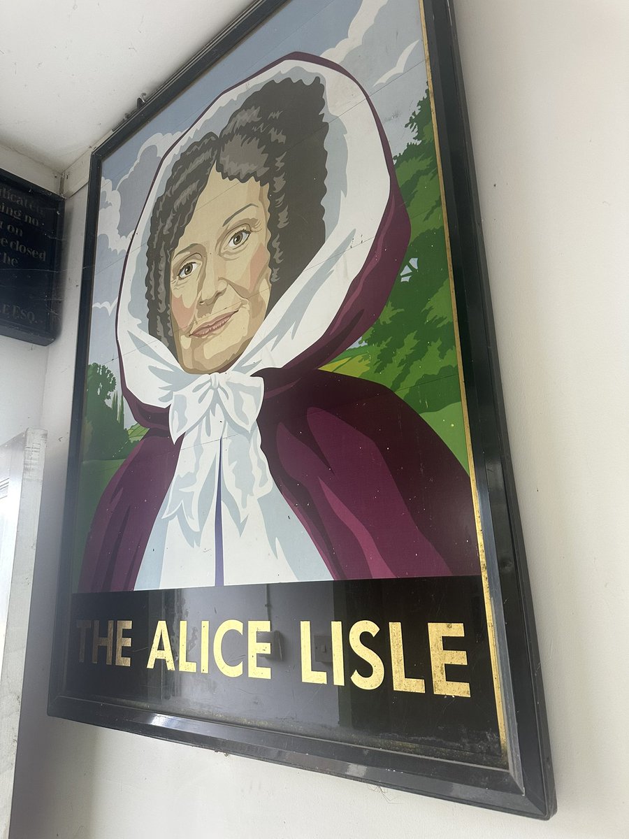 Leanda de Lisle tweet media