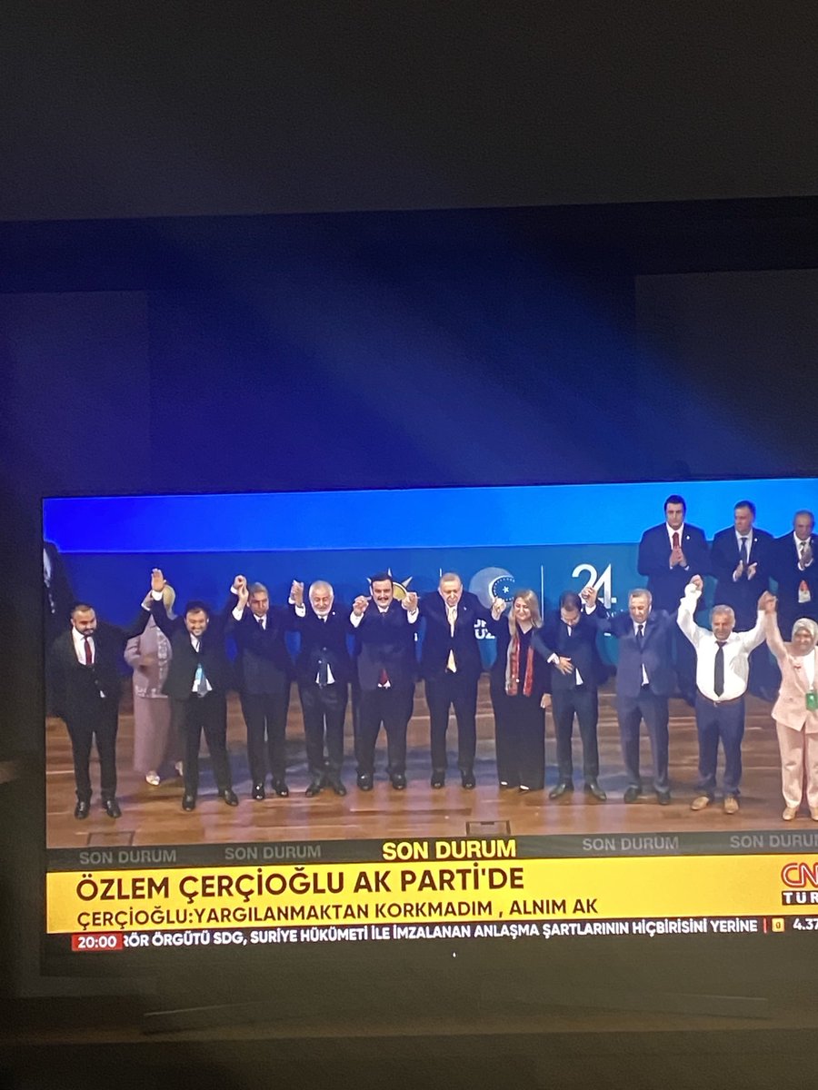 Hangi partide olduğun hiç önemli değil ,halkın oyunu aldıktan sonra karar değiştirmek utanç verici.Yazık