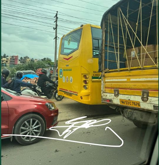 abhidas's tweet photo. @BlrCityPolice @blrcitytraffic @CPBlr @CMofKarnataka @DKShivakuma Sir’s  as a Parent of a child who is going to one of the schools on Varthur Road the traffic mess and road conditions on Sarjapura road , Panthur main road kaikonahalli road is so poor kids are stuck for hours .. https://t.co/wWAvHbJilx