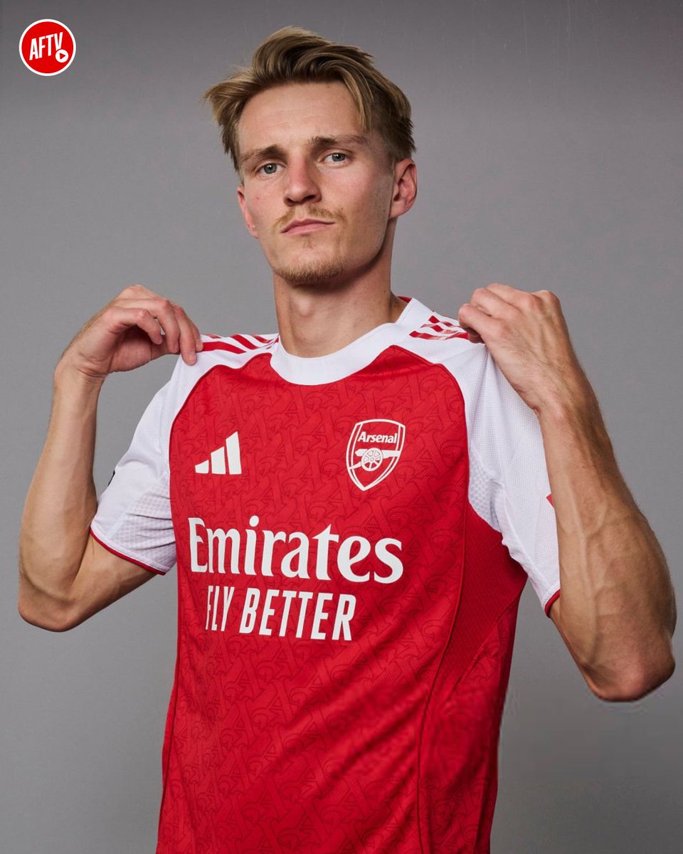 We’re all 𝐁𝐄𝐇𝐈𝐍𝐃 you, Captain. 😤