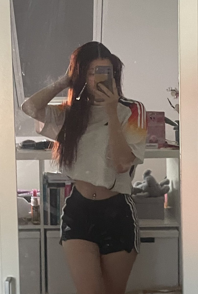 nur eine userin im deutschland trikot