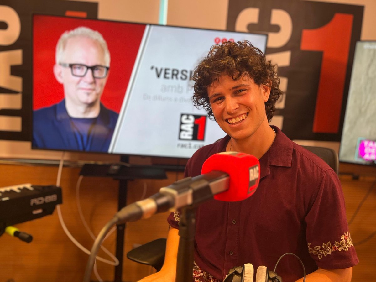 🎶 Roger Padrós, compositor, pianista i cantant, ens visita al 'Versió estiu'!

🎤 Repassem els seus últims passos com a artista i gaudim en directe el seu tema 'Amb tu'.