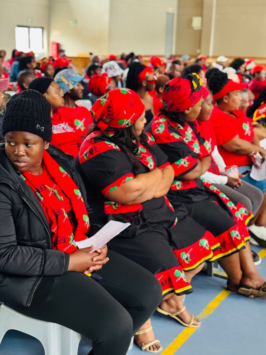 🚨IN PICTURES🚨

The EFF Treasurer General <a href="/OmphileMaotwe/">Omphile Maotwe</a> convened the SRILCs and ground forces of Molly Blackburn, Champion Galela and Govan Mbeki Sub Regions for a ground forces forum centred on the branches state of readiness ahead of the Sub-regional People’s Assemblies.