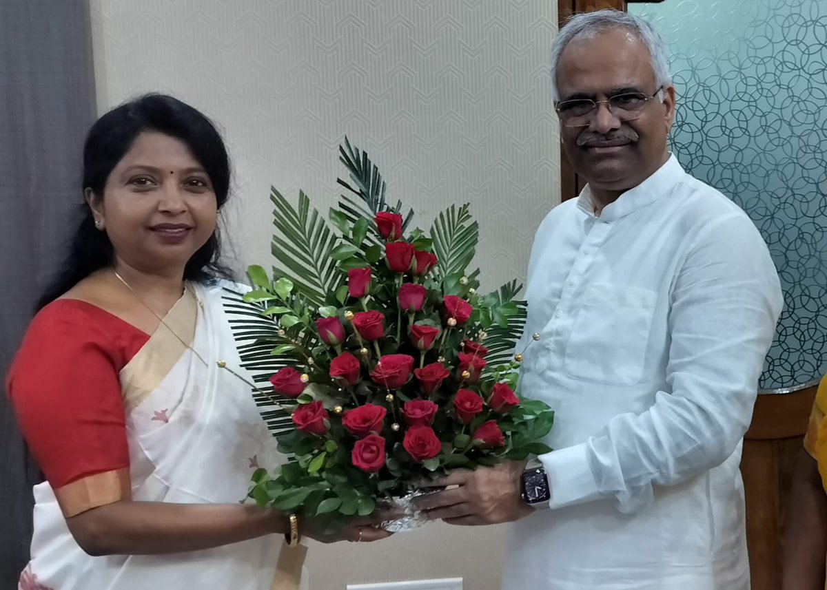 Thankful to the Principal of DAV Public School, Sector-6, CDA ,Cuttack Ms Namita Mohanty and teacher Ms Minakshi Behera for inviting me to be the Chief Guest on the occasion of Independence Day Celebration in the School Premises.