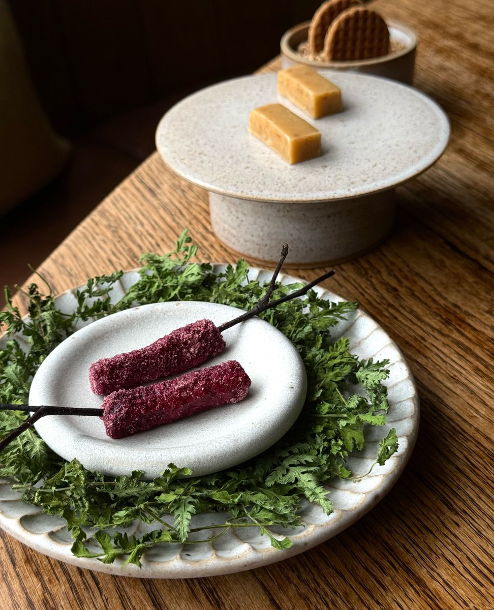BlkSwanOldstead's tweet photo. The finale of our tasting menu: petit fours of slow-cooked Crapaudine beetroot with sweet cicely sherbet, blackcurrant leaf miso fudge, and chicory biscuit with yoghurt whey caramel. https://t.co/KcPeGkQDiI