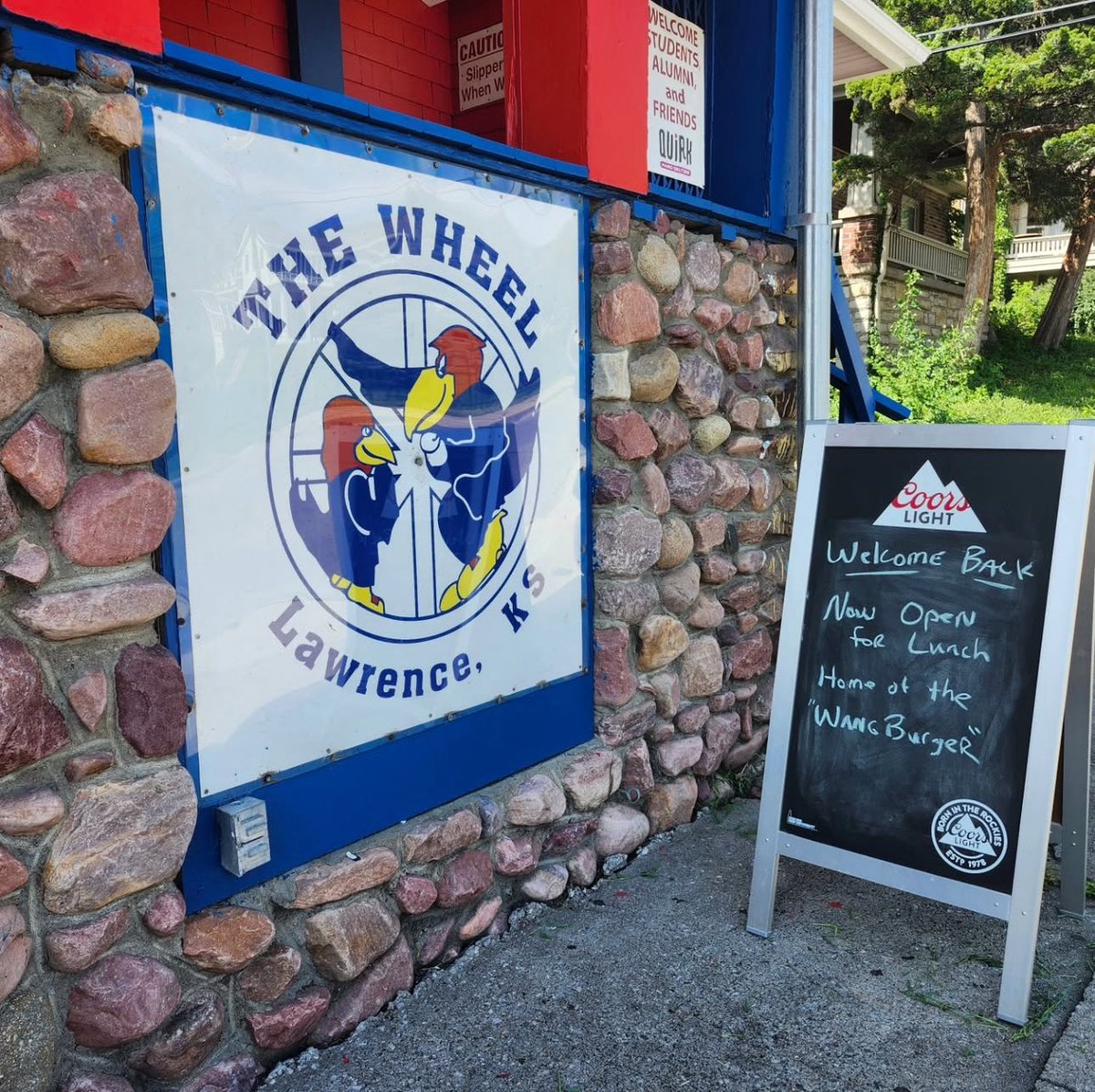 TheWagonWheel's tweet photo. LUNCH IS BACK 11am-2pm 🍔 https://t.co/6xJ4nRxDmm