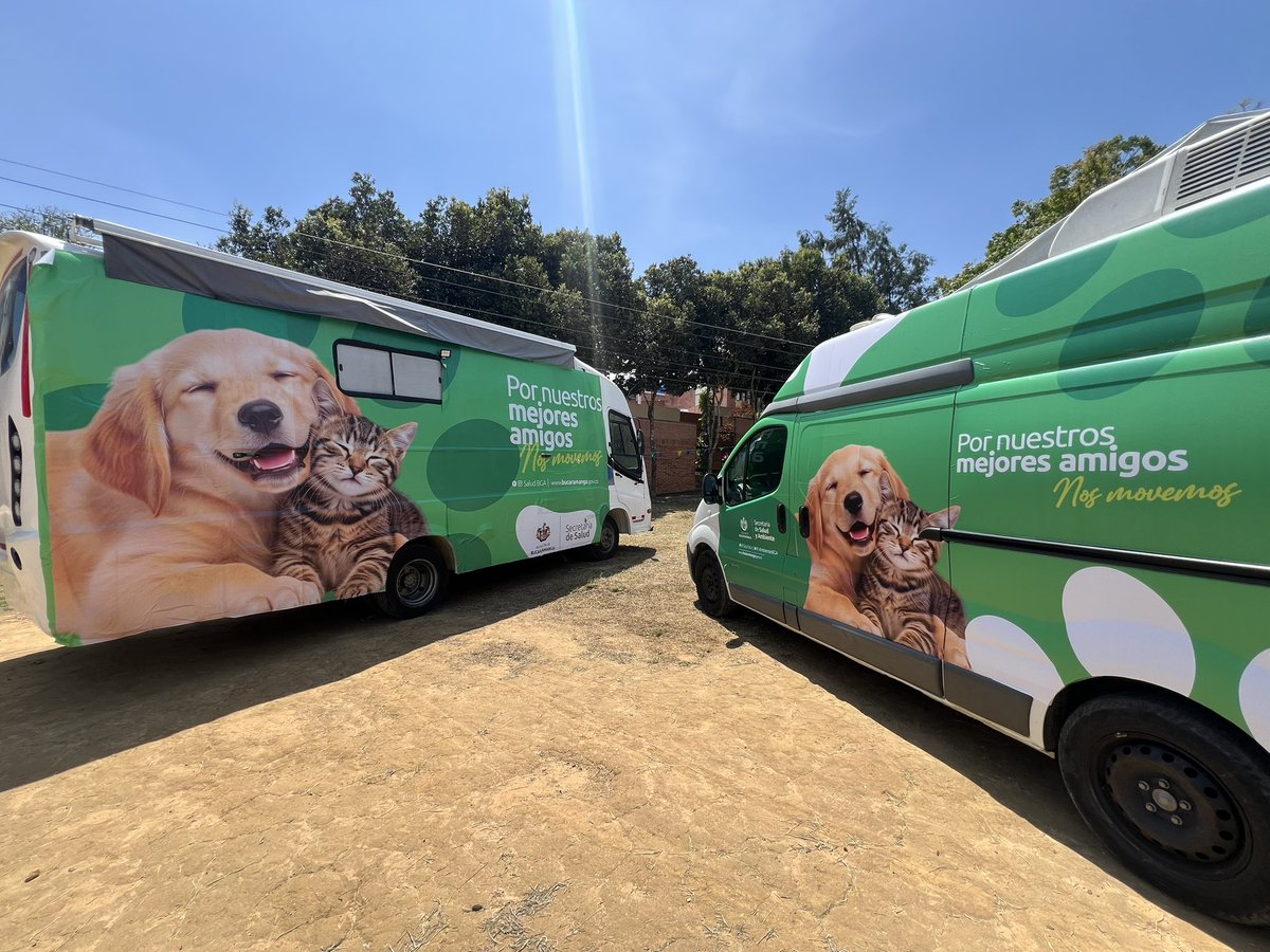 soyjaimeandres's tweet photo. ¡Día histórico para los animalitos de Bucaramanga! 

Hoy sancionamos el proyecto de acuerdo que multiplicará la inversión para la atención animal en Bucaramanga en 4 mil millones de pesos. 

Presentamos las dos móviles que recorrerán Bucaramanga prestando servicio gratuito de veterinaria y esterilización. 

Aumentamos el personal médico veterinario disponible en la Unidad de Bienestar Animal.