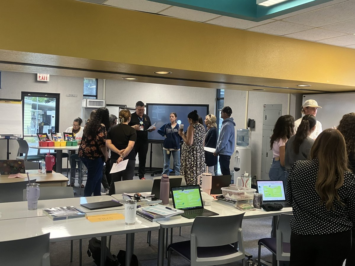 It’s 4th grade’s turn to delve into the ELA/ELD framework. Refining our instructional practices to support all students, but with an emphasis on our MLs. #sbusddreambuilding <a href="/Supt_SBUSD/">Jose A. Espinoza</a> <a href="/SBUSD_NEWS/">SBUSD NEWS</a> <a href="/LearnInnoDept/">Educational Services Department</a> <a href="/EMI_SBUSD/">Paola Flores</a>
