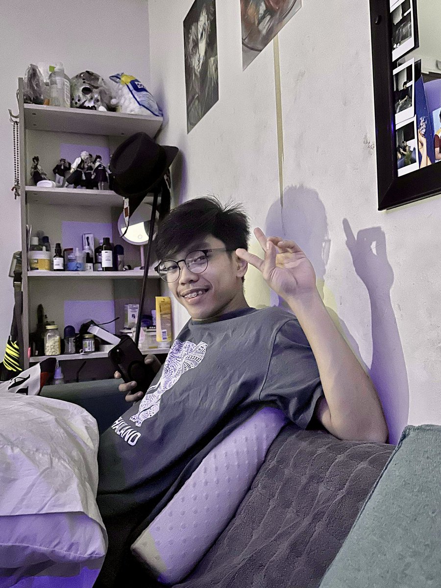 sijeey15's tweet photo. dalawang dekada boss🥳🥳 https://t.co/kOmlPaA2WO