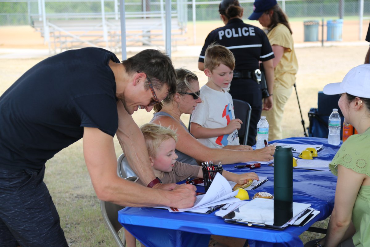 Thanks to all who joined our Bike &amp;Hike at Olmos Basin Park. Great to see the community out with their friends &amp;family!🚴‍♀️🚶‍♂️
Your feedback on the Olmos Basin Connectivity Plan helps improve how people move in, through, &amp;out of the park.
Share your thoughts: saspeakup.com/olmosbasinpark