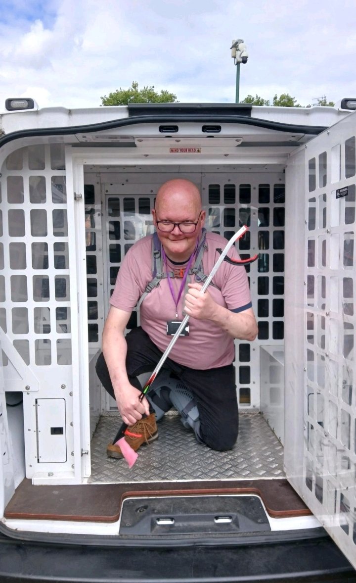 IOweYouNathan's tweet image. Look what happens if you don't pick up your litter! Thankfully the police cadets eventually let me go :) 

#ElloElloEllo #CleanChampions #HysonGreen #Nottingham