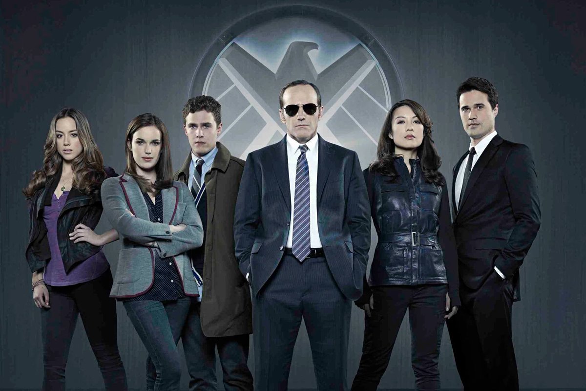 DiscussingFilm's tweet photo. The list of major NYCC panels has been revealed:

• Marvel Animation/Marvel Television
• Invincible Season 4
• The Running Man
• Agents of SHIELD Cast Reunion
• Sony Pictures’ upcoming film slate
• Blumhouse’s upcoming film slate
• A Knight of the Seven Kingdoms
• Bat-Fam
• It: Welcome to Derry
• Talamasca/The Vampire Lestat
• DC K.O.: What’s Next
• Mercy First Look
• X-Men: Days of Future Past Reunion (James McAvoy, Nicholas Hoult & Elliot Page)
• Adventure Time: Fionna and Cake Season 2
• Ryan Murphy’s The Beauty
• Marvel Comics: Next Big Thing