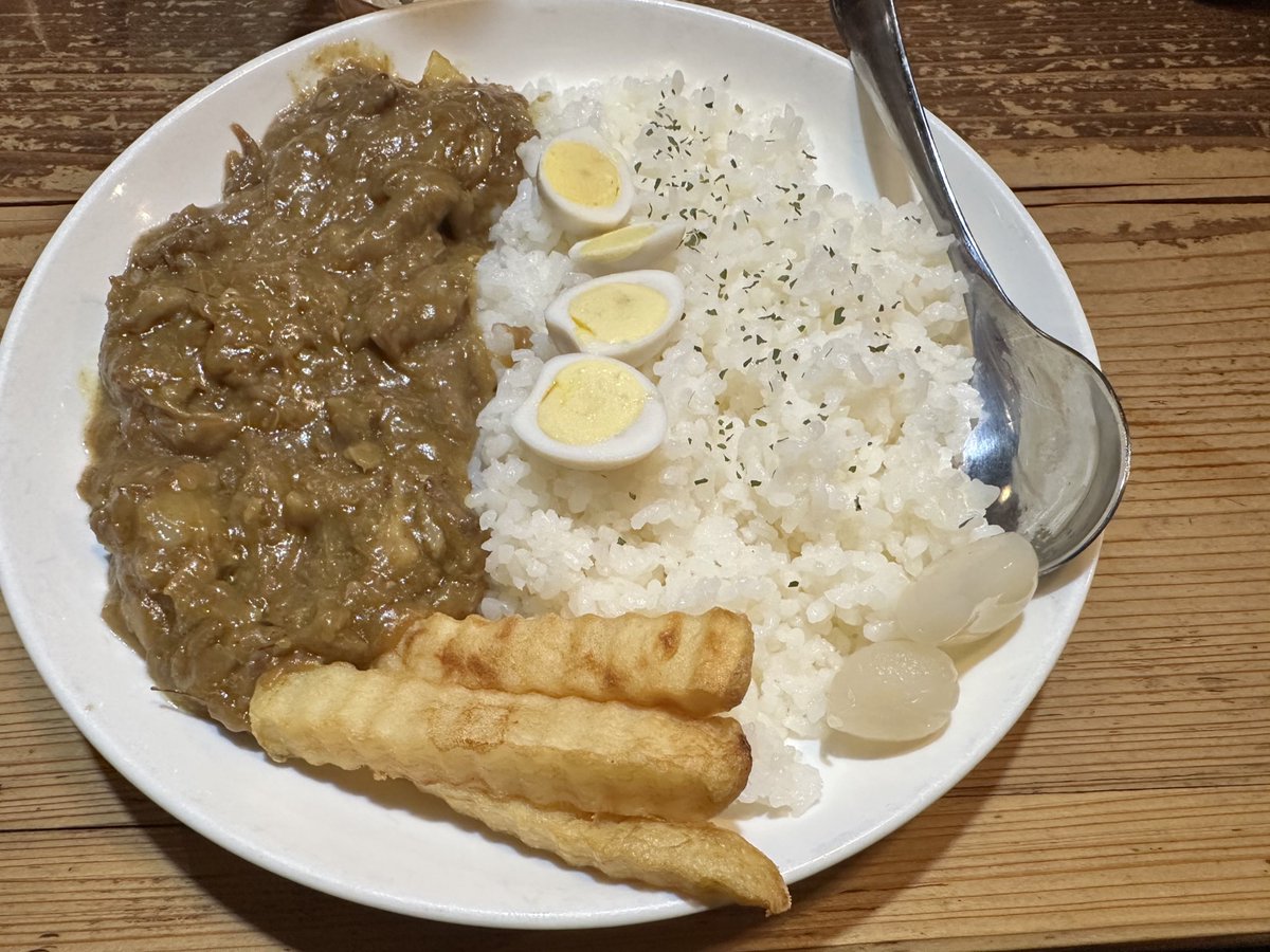 Y.O.U.さんとカレーを食べに行くなど。
今日はプライベートだったけれど、どうしても仕事の話になってしまいがち(•﹏•  )