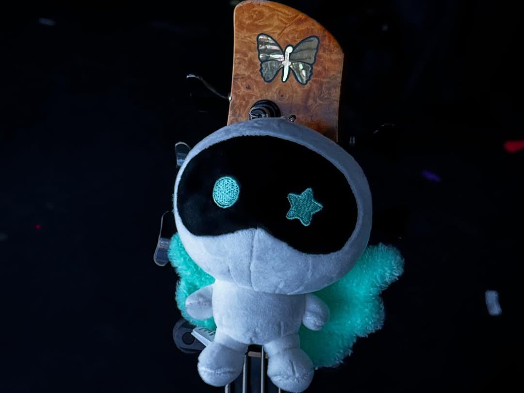 hourjinnie's tweet image. Uk_Tai (RUN JIN CREW’s Bassist Yoo Hyunwook) on Instagram 📸

👤 “JIN S2 🇺🇸
ARMY S2 🇬🇧FOREVER &amp;lt;3 🇳🇱”

THANK YOU RUNSEOKJINepTOUR
RUN WITH JIN FOREVER
#행복했다_런석진투어_수고했어_김석진
#김석진의_도전은_계속됩니다