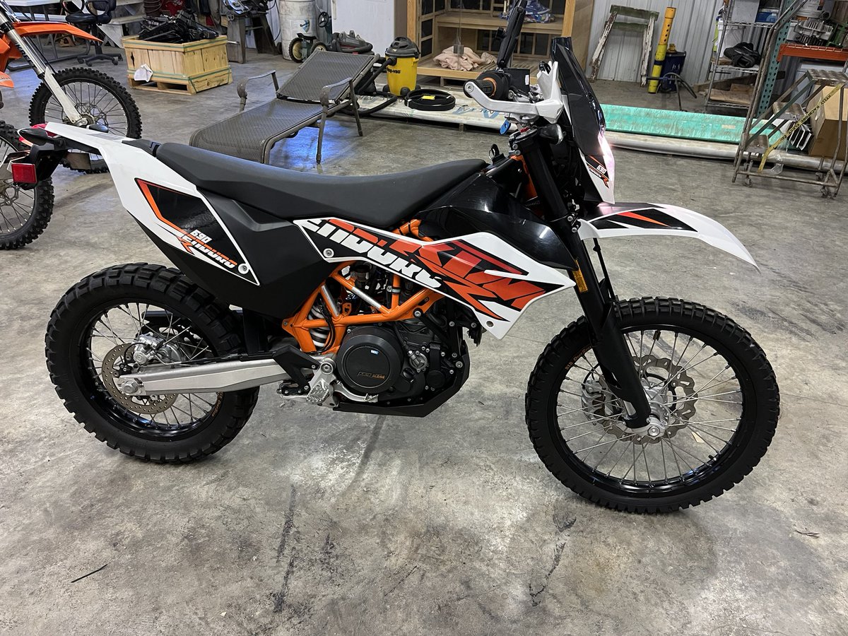 Moosefarms's tweet photo. Fo Sale 2017 KTM 690 4K miles pollution  deleted Wings exhaust Don’t ride it, won’t U?🤔 $6K OBO 😎 https://t.co/6pOxyoSoUz