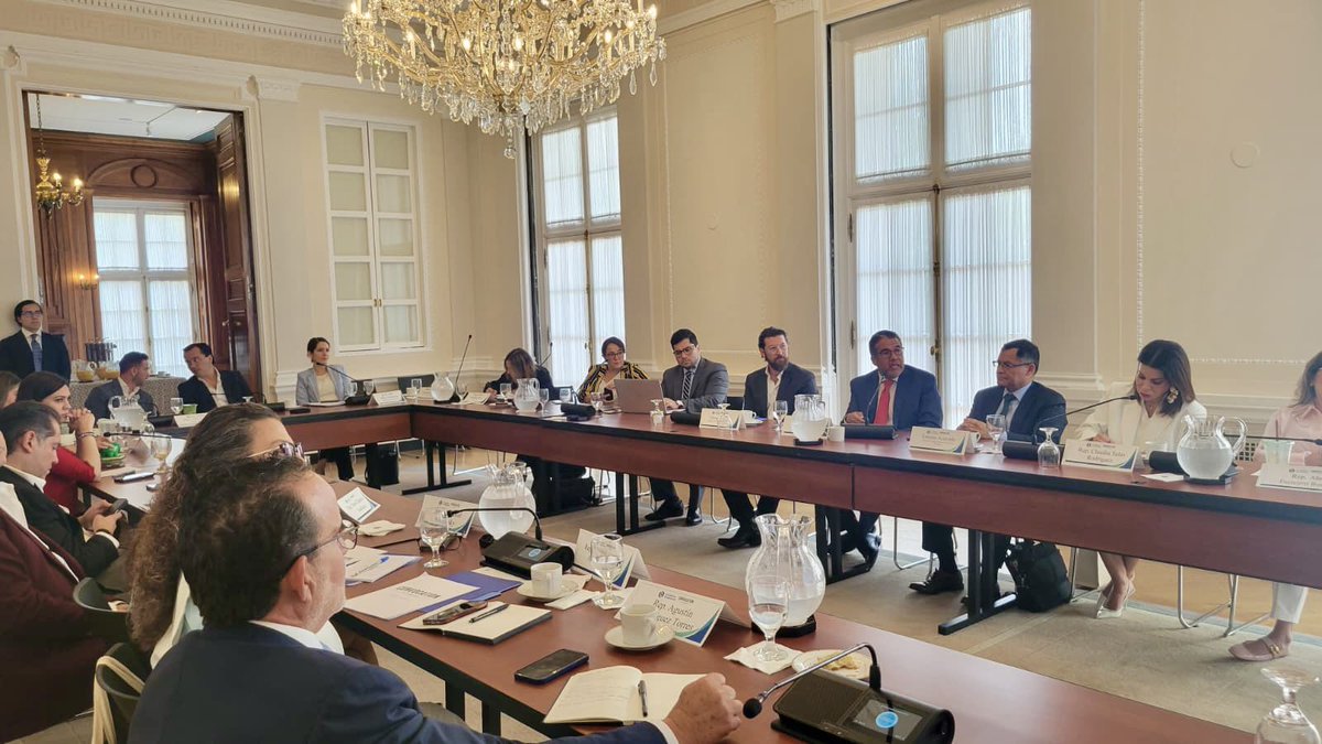 USMexicoFound's tweet photo. @NadiasgSg @EMILIOSL @TonyGaliLopez @MonicaAlvarezN @AbrilFerreyroMx @RaulBCCue @yeidckol @ClaudiaSalasGDL @HHausnerovaROLI @MeridianIntl #ConvocationCongress | Our first workshop focused on how the private sector can drive and deepen U.S.–Mexico relations, with Ernesto Acevedo (EMBAMEX) and Sergio Gómez Lora (CCE) sharing perspectives on trade, investment, and economic integration. https://t.co/jMotr8X4mP