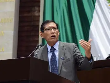 Lamento el fallecimiento del abogado Juan Romero Tenorio. Los caminos de la política nos distanciaron, pero durante muchos años participamos juntos en la lucha por la democracia electoral. 
Mi pésame a sus familiares y amigos.
QEPD