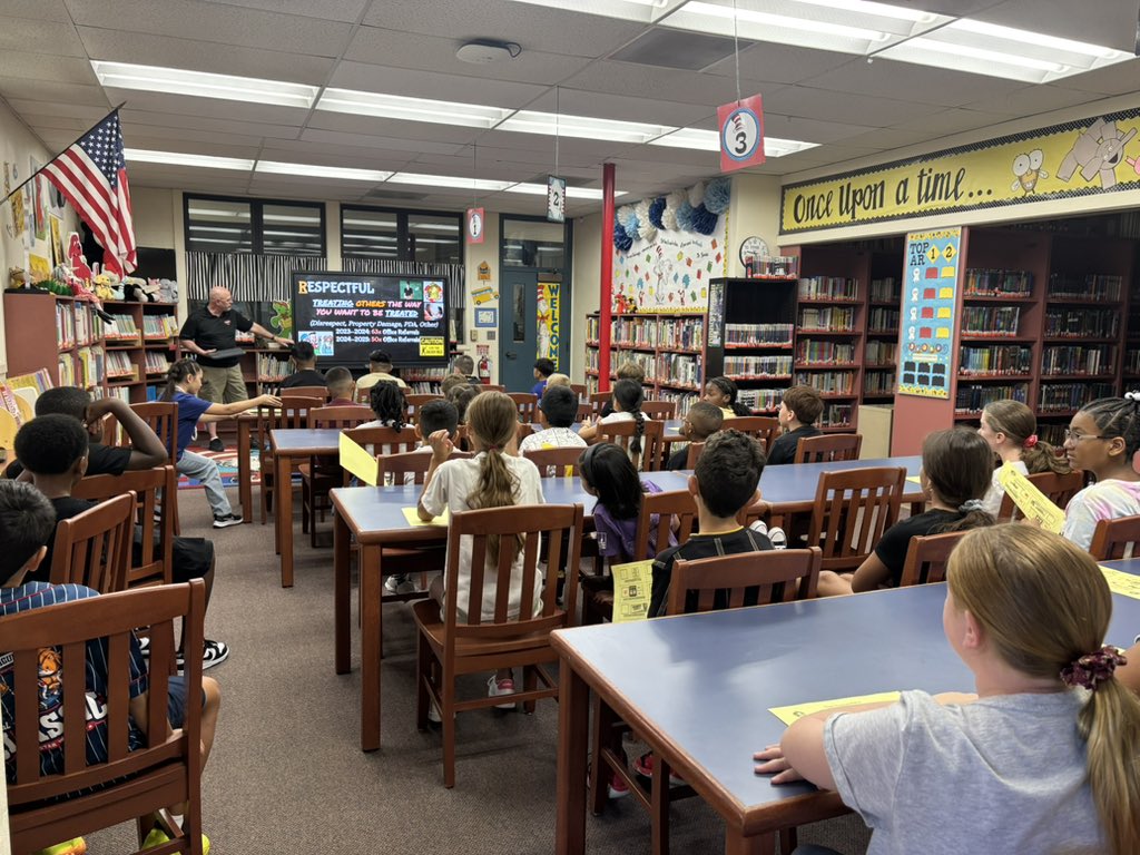 Hart_Hawks's tweet photo. Teaching our Hawks how to SOAR with Expectation Walks designed to reinforce positive behavior at each place on campus so that collectively, we are safe, secure, and happy! https://t.co/FGR5EpSlMG