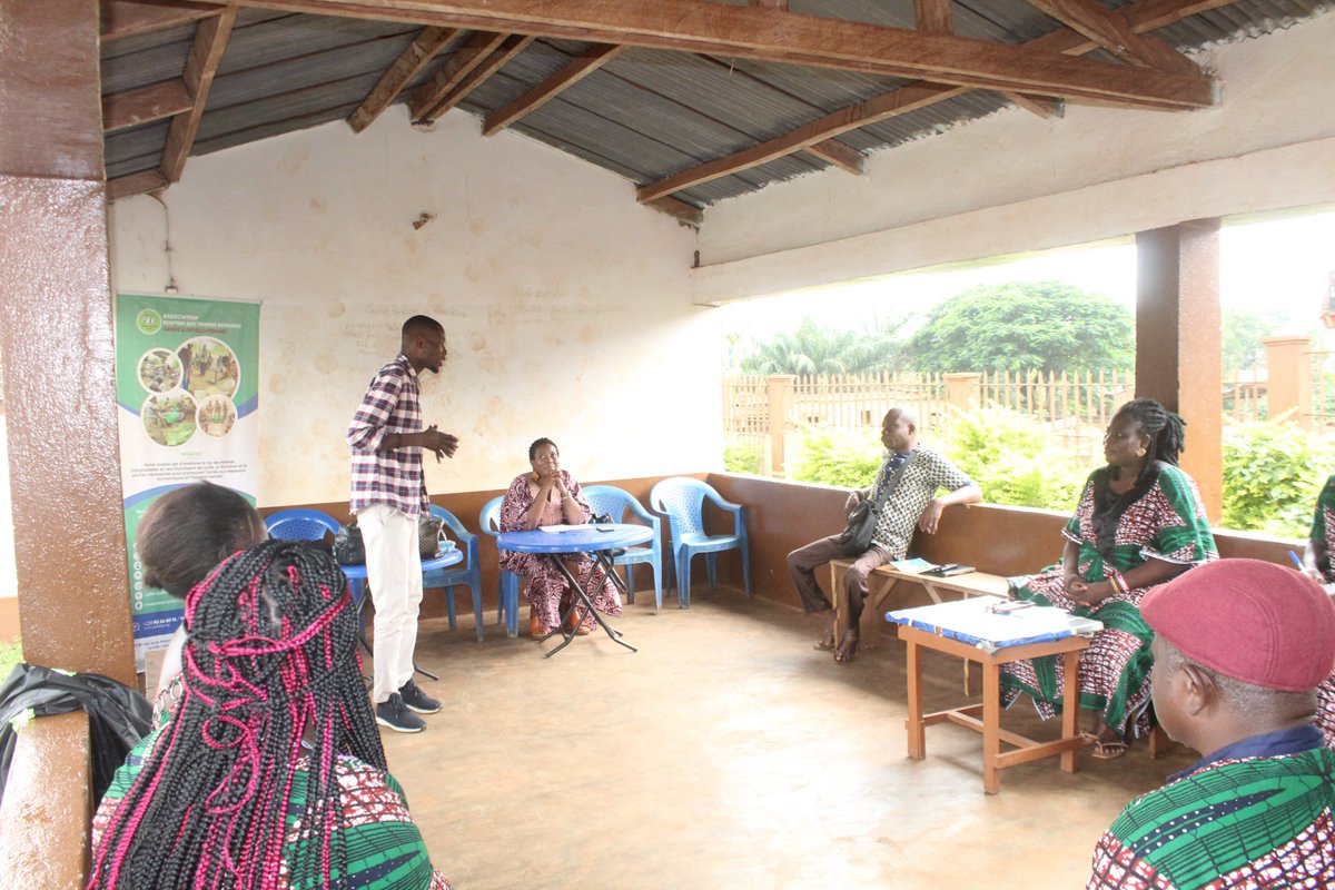 safd_tg's tweet photo. Le 09/08, SAFD a rencontré la coopérative MILÉDÉKA à Agou Gadzépé pour poser les bases d’un partenariat autour de l’#agriculturedurable
Objectif : co-construire un projet d’avenir agricole plus durable, structuré et solidaire.
Femme, ton droit, ta vie !
#SAFD #Agroécologie #Togo https://t.co/ThMsbGHJLs