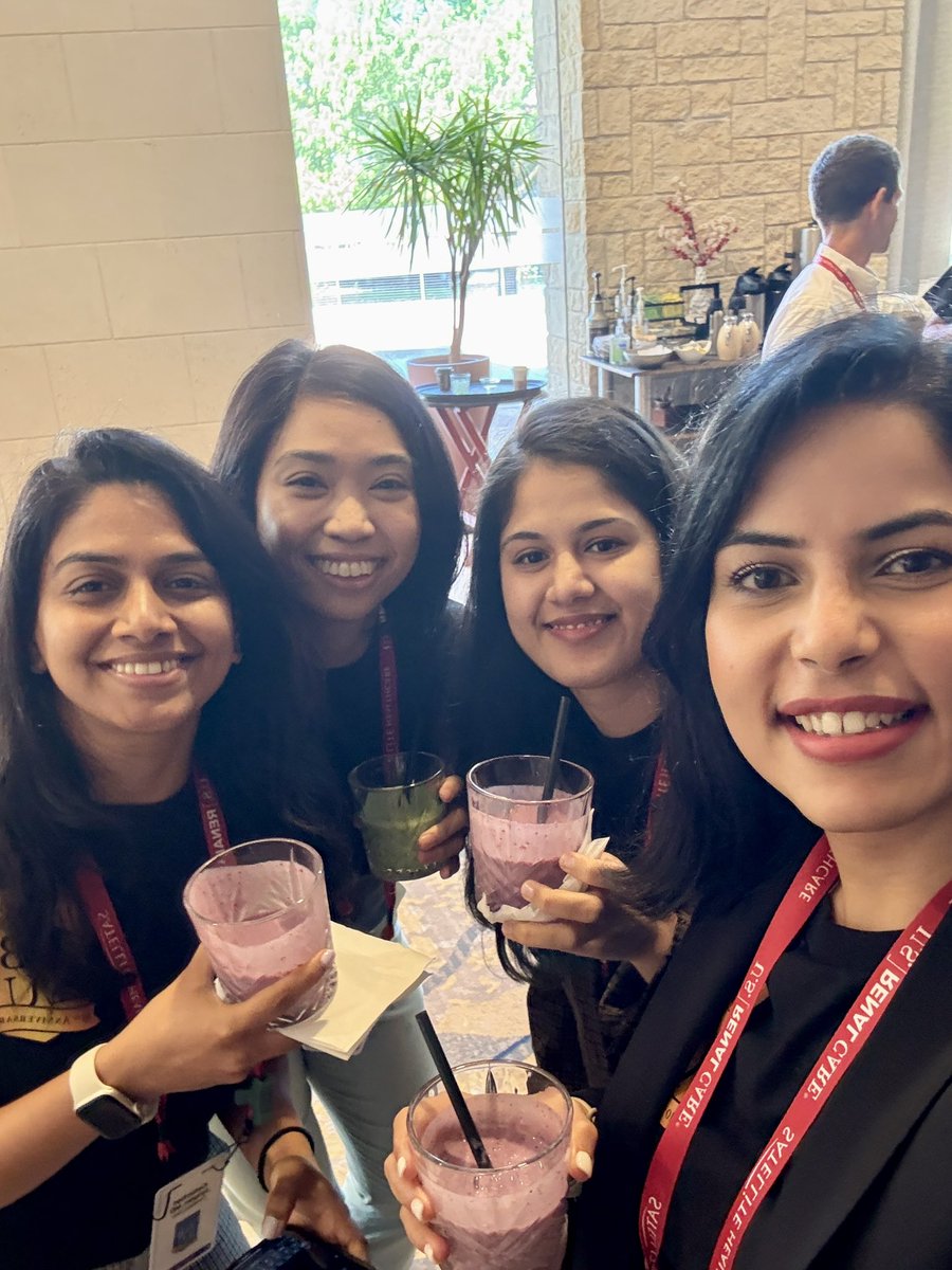 Refreshments with these lovely ladies 🩷<a href="/DrJangamK/">kadambari jangam</a> <a href="/adhikari_pabi/">Pabi</a> <a href="/NBLUniv/">NBLU: Renal Leaders</a> 
#nblu2025 #nblu #NBLU10yearanniversary
