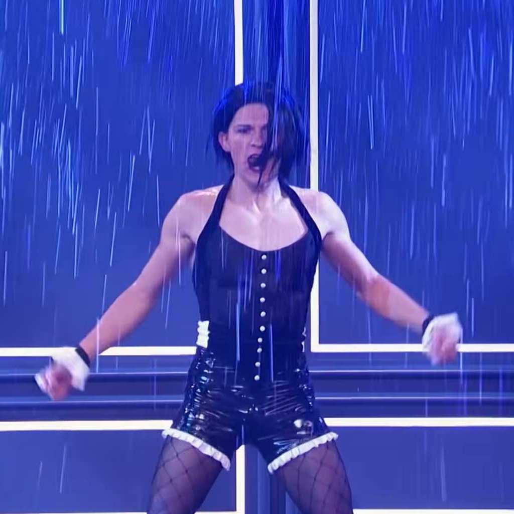 thollandrchive's tweet image. the life of a showgirl