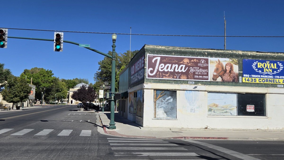 Business Spotlight: Say hello to Your Hometown Realtor in Lovelock, Jeana Cerini! facebook.com/YourCountryAge…  arenaoa.com/gallery