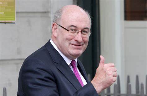 Thumbs up if you want to see unjustly persecuted golfer 'Big' Phil Hogan return to the public eye and get the nomination #Áras25 #BBPH