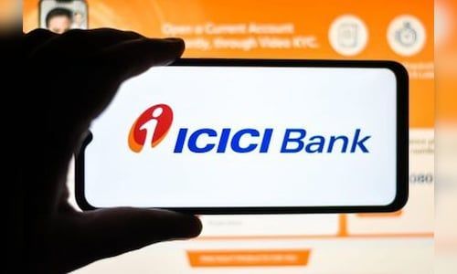 CNBCTV18News's tweet photo. #ICICIBank sells #AllTimePlastics shares worth over ₹10 crore on debut day
@yoosefkp
https://t.co/3AYIFIKpbY https://t.co/WZvPFJFHmj