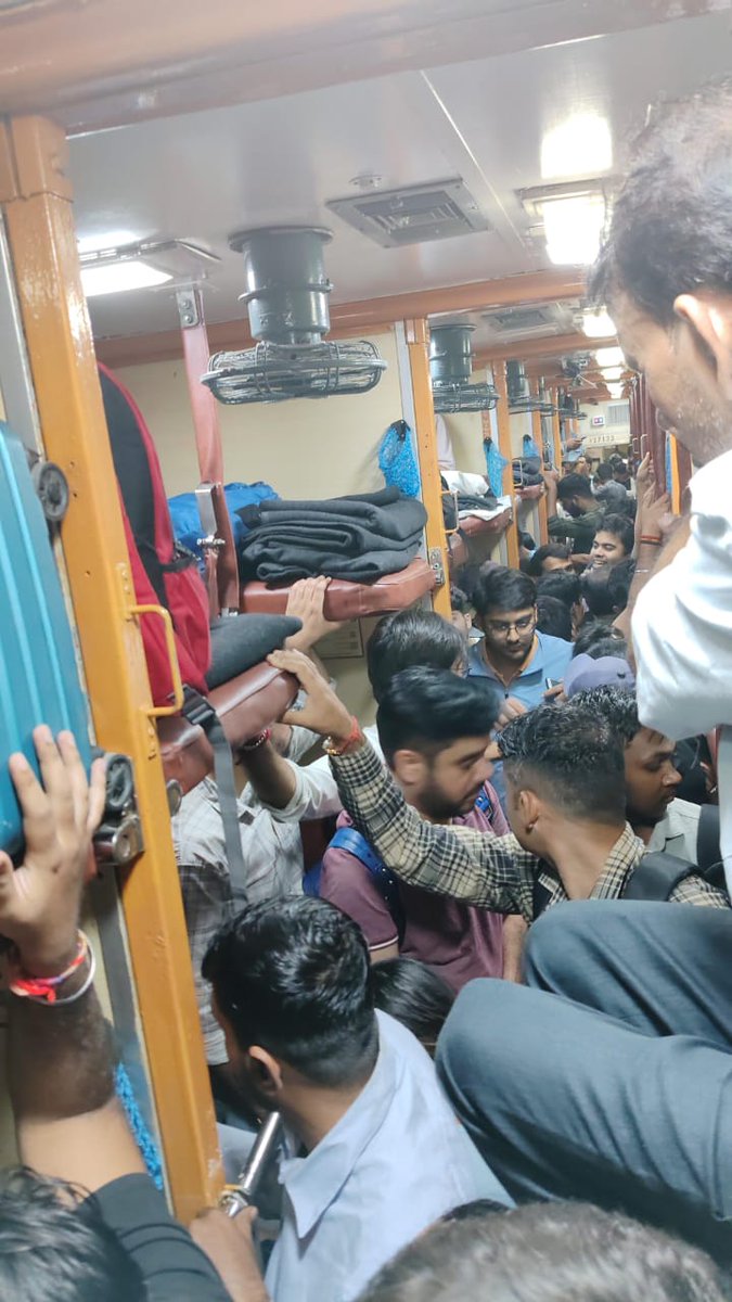 nwr_trains_ajmer (@nwr_train_ajmer) on Twitter photo बेशरम की हद होती है ये चेतक एक्सप्रेस थर्ड एसी की हालत है <a href="/NWRailways/">North Western Railway</a>
उदयपुर चित्तौड़गढ़ अजमेर के रास्ते रींगस के लिए कोई स्पेशल ट्रेन चला दो बेशरम की हद होती है ये चेतक एक्सप्रेस थर्ड एसी की हालत है <a href="/NWRailways/">North Western Railway</a>
उदयपुर चित्तौड़गढ़ अजमेर के रास्ते रींगस के लिए कोई स्पेशल ट्रेन चला दो
