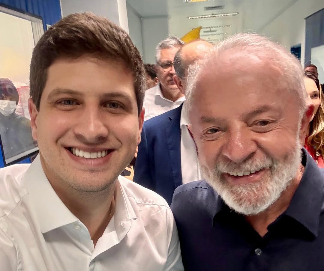 WaldemarBorges's tweet photo. 🇧🇷 Lula bem recebido em Pernambuco. Valeu João, você nos representa! 💪🏼 #Lula #JoãoCampos #Pernambuco https://t.co/ROkDzCzHju