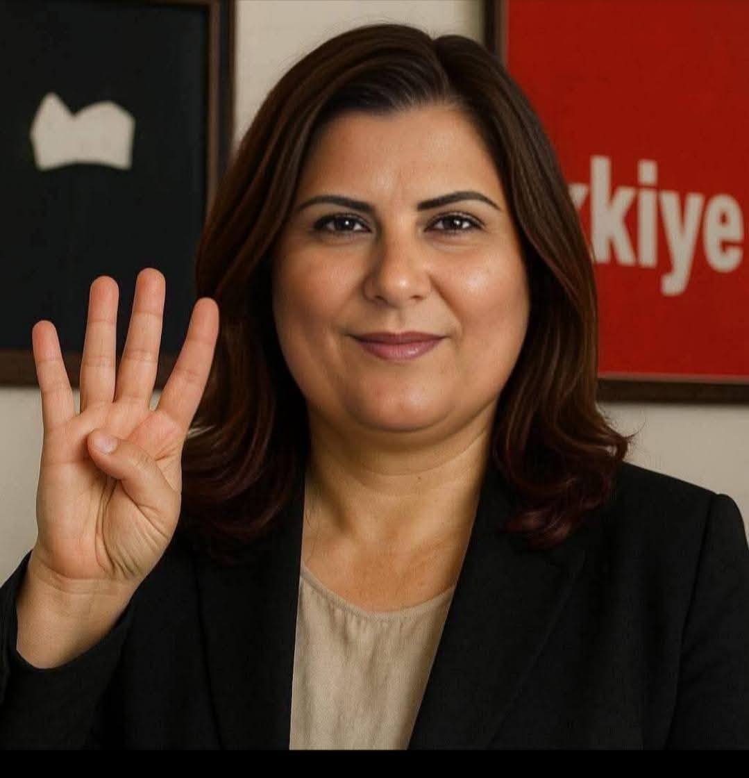 SULTAN; SATIN ALDIKLARINA ROZET TAKIYOR, SATIN ALAMADIKLARINI CEZAEVİNE TIKIYOR.

Gazeteci-yazar Ergün Poyraz’ın kaleme aldığı ve Sarmal Kitabevi tarafından yayımlanan Kırık Topuklu Kirli Kontes – Özlem Çerçioğlu kitabı, Aydın Büyükşehir Belediye Başkanı gerçeğiyile: