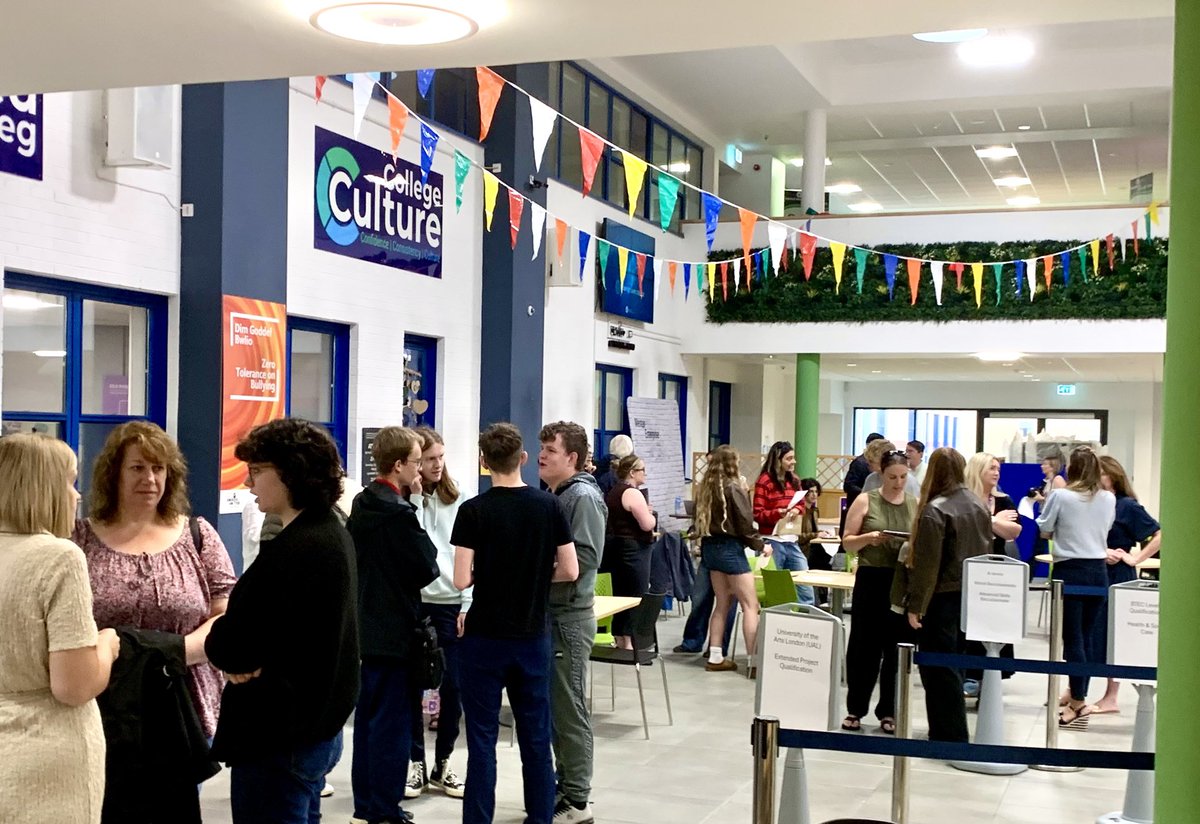 iwanthomas1's tweet image. Amazing results earnt by amazing young people today @PembsCollege 

Grateful to @PrifWeinidog for joining us this morning to meet the students &amp;amp; hear their stories of success

Very proud as Chair of Governors to showcase their hard work, &amp;amp; the support given by our brilliant staff