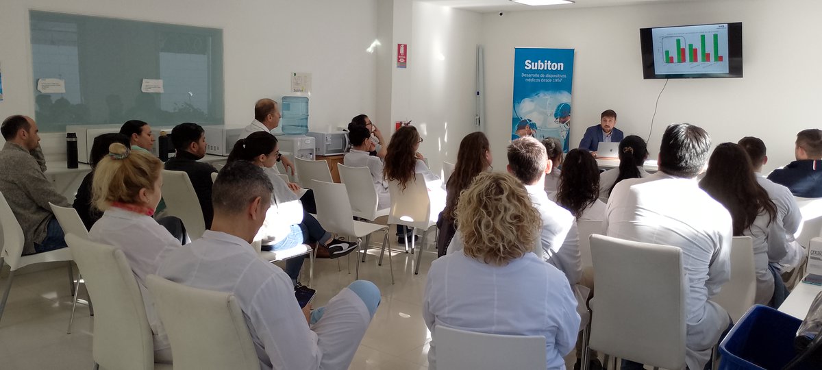 SubitonLaborat1's tweet photo. Hoy recibimos al Dr. Leonel Pérez Alamino, traumatólogo especialista en cadera y rodilla, quien compartió valiosos conocimientos sobre infecciones periprotésicas (PJI), estrategias quirúrgicas y el rol del antibiótico local.

🙏 ¡Gracias, doctor, por su tiempo y experiencia! https://t.co/3vjFIgiCFr